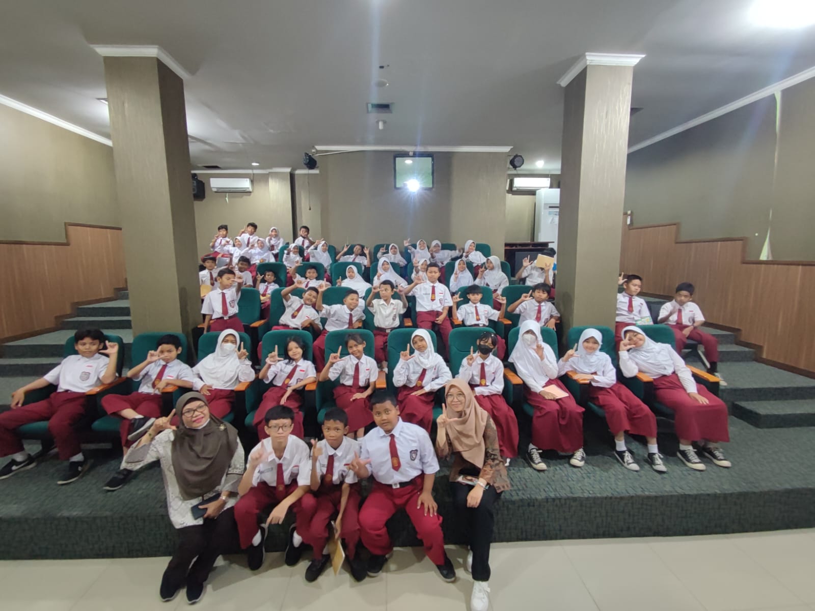 Ketupat Betawi Di Perpustakaan Jakarta Pusat - Petojo Enclek Bersama SDN Cempaka Putih Barat 03